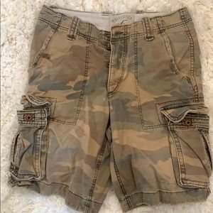 Hollister Men’s Camo cargo shorts